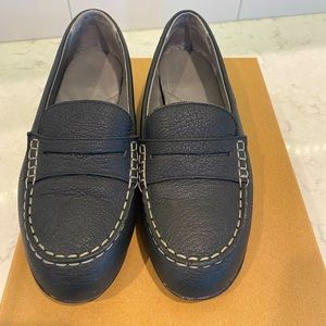 Rockport steel toe flats. The perfect work shoe for women in the workplace!